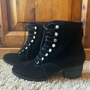 Black Suede Leather Lace-Up Zip Up Ankle Boots Doral by EARTH. Women’s 6.5.